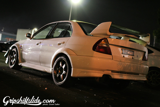 mitsubishi evo 5 white
